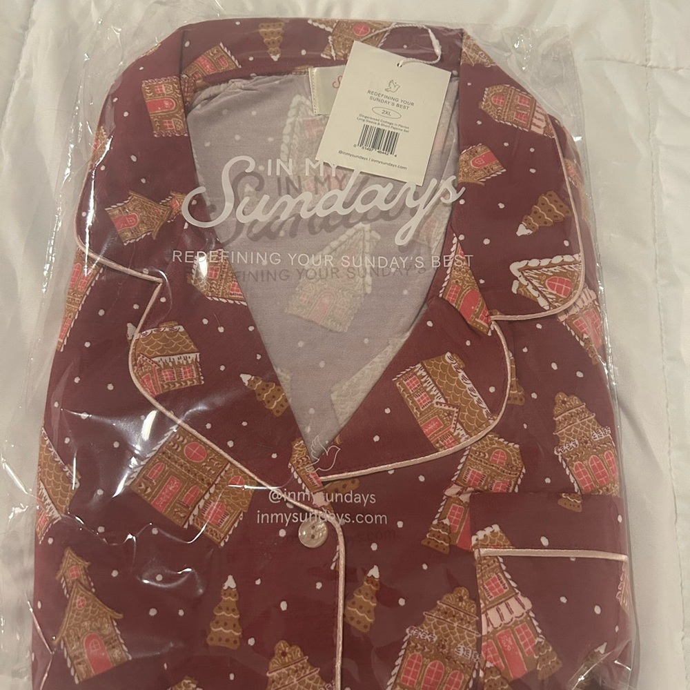 In My Sundays Gingerbread House Pajama set